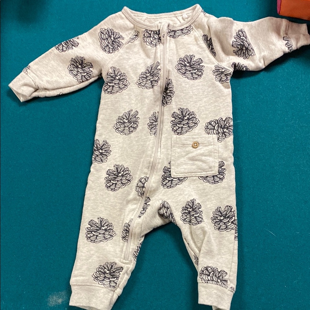 Oliver & Rain Pinecone Print Infant  One Piece - Gray